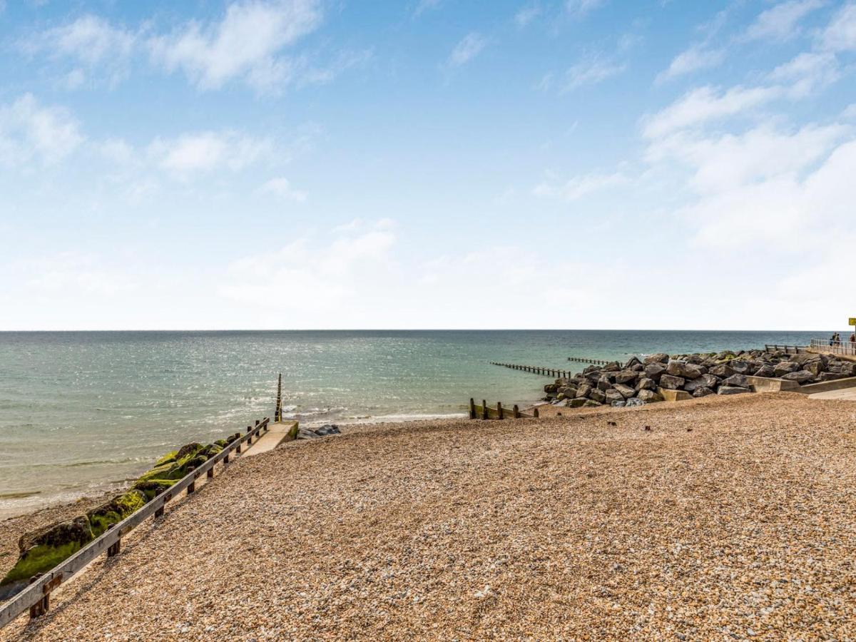 Pass The Keys Delightful 2 Bed House A Stones Throw From Beach Bognor Regis Eksteriør billede